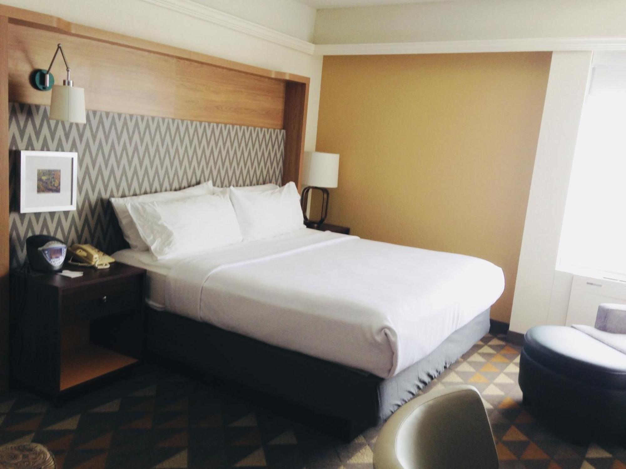 Standard King Room Mobility Accessible,1449317131:JPEG